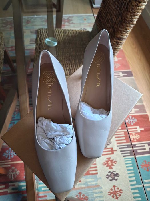 2 pares de sapatos de senhora como novos