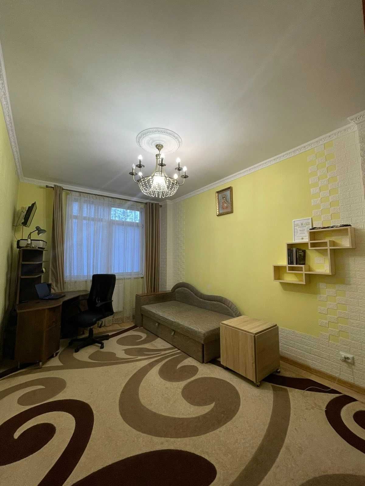 Продаж 2-кім квартира євроремонт 69/37/12м² вул Ромашкова 124999$ ТОРГ