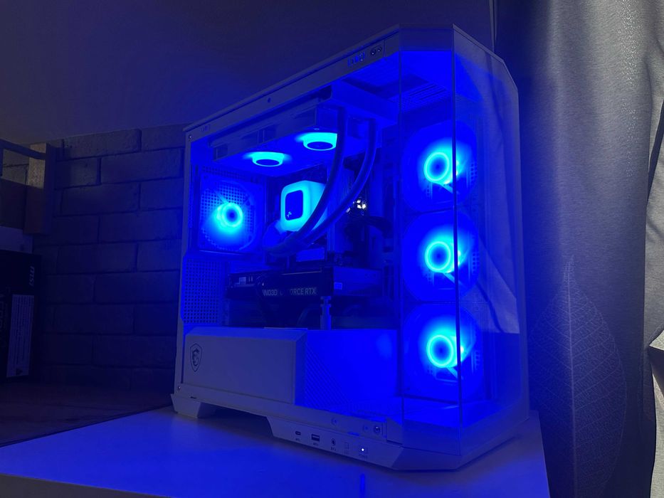 Biały Komputer RTX 5060 Ryzen 5 Akwarium Gamingowy do Gier FV23% Nowy