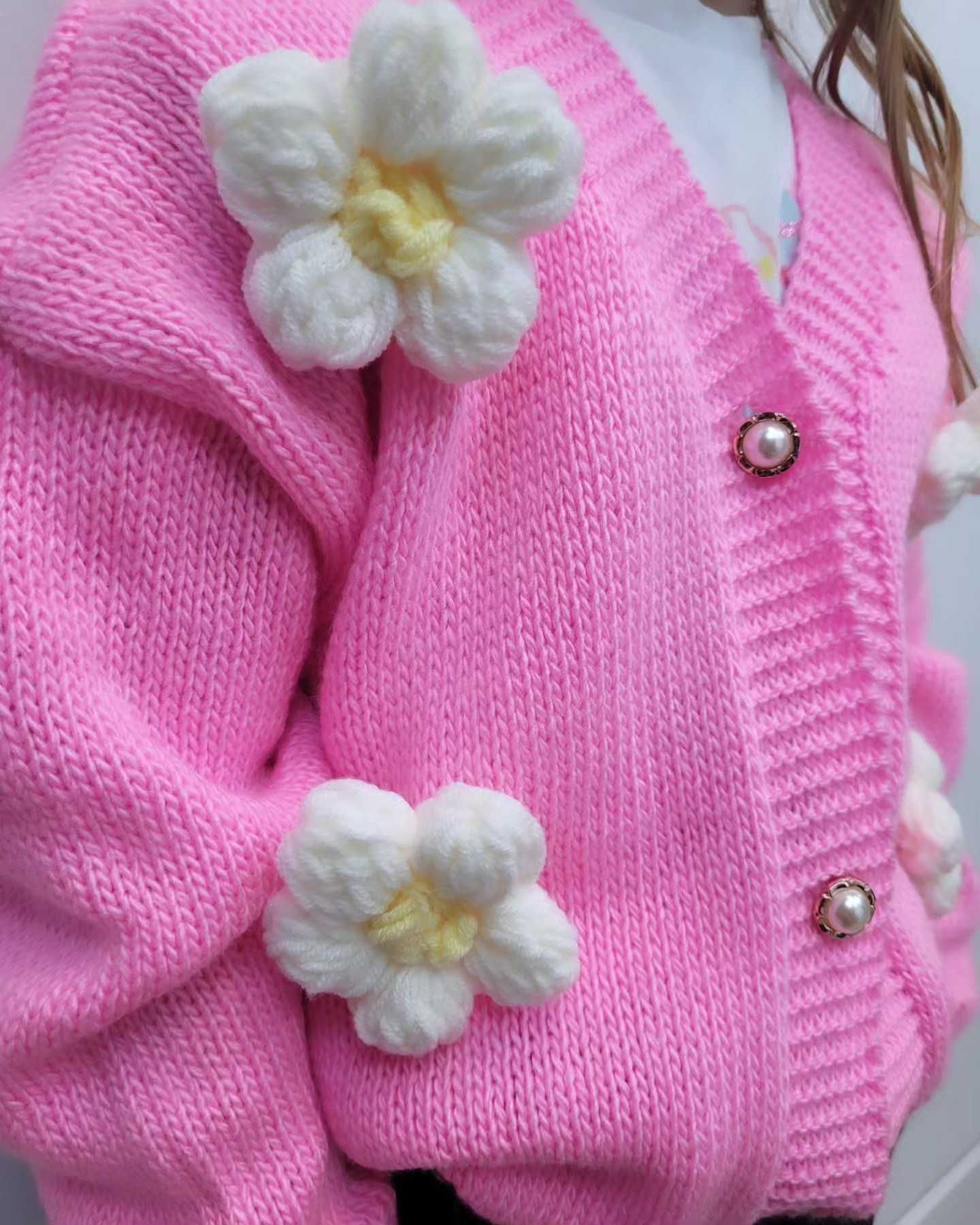 Sweterek dziecięcy kwiaty 3D
