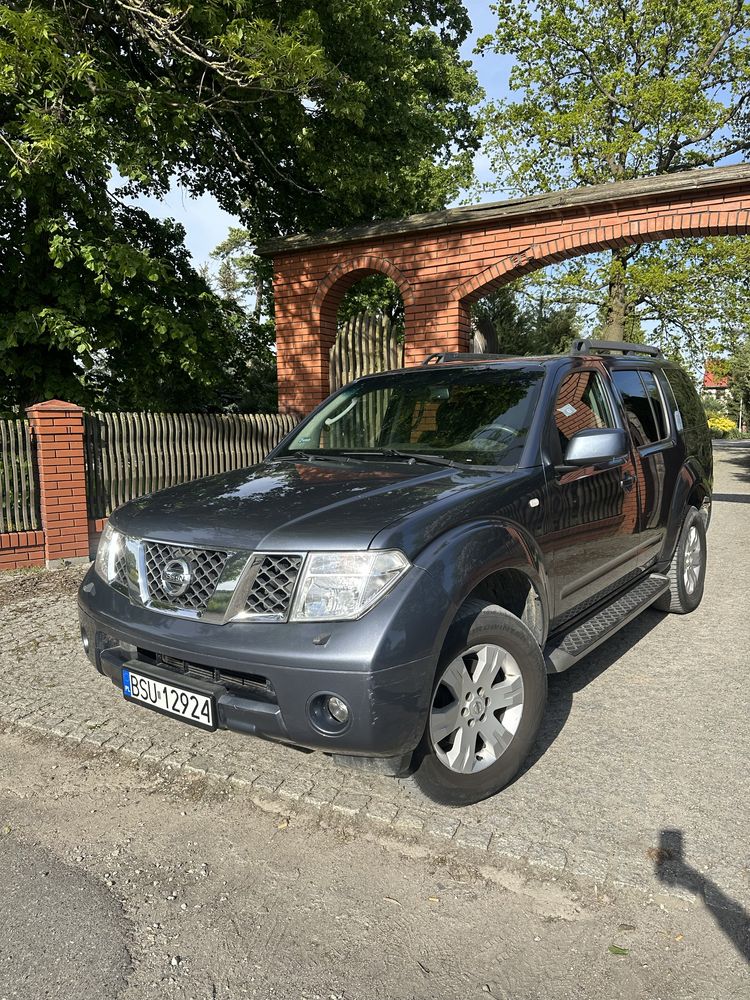 Nissan pathfinder / kamera cofania / 7 osobowy / FULL WYPOSAŻENIE 4x4