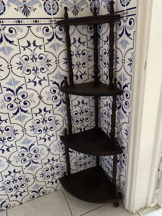 Movel de canto estilo antigo