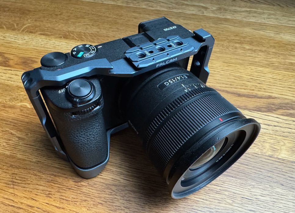 Sony A6700 + Sony 15mm F1.4 G + Klatka Ulanzi Gratisy Jak NOWY