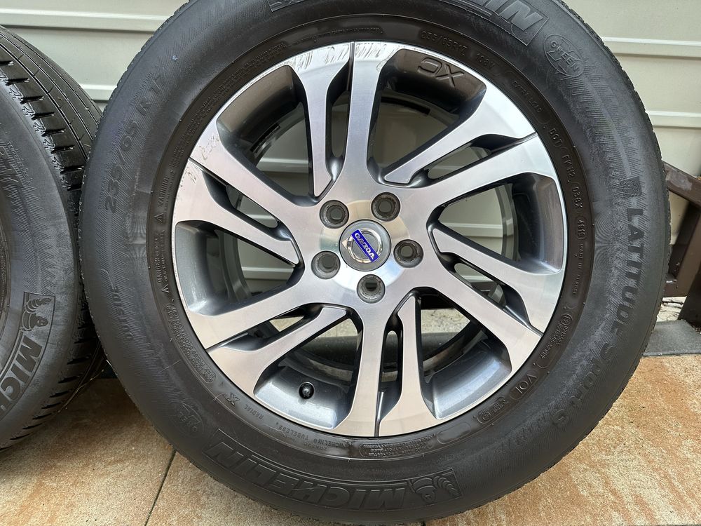 Koła Volvo xc60 235/65/ R17”