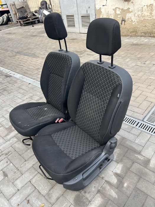 Продам сиденья на рено кенго 2 оригинал!