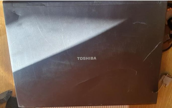Toshiba Satellite U200-141
