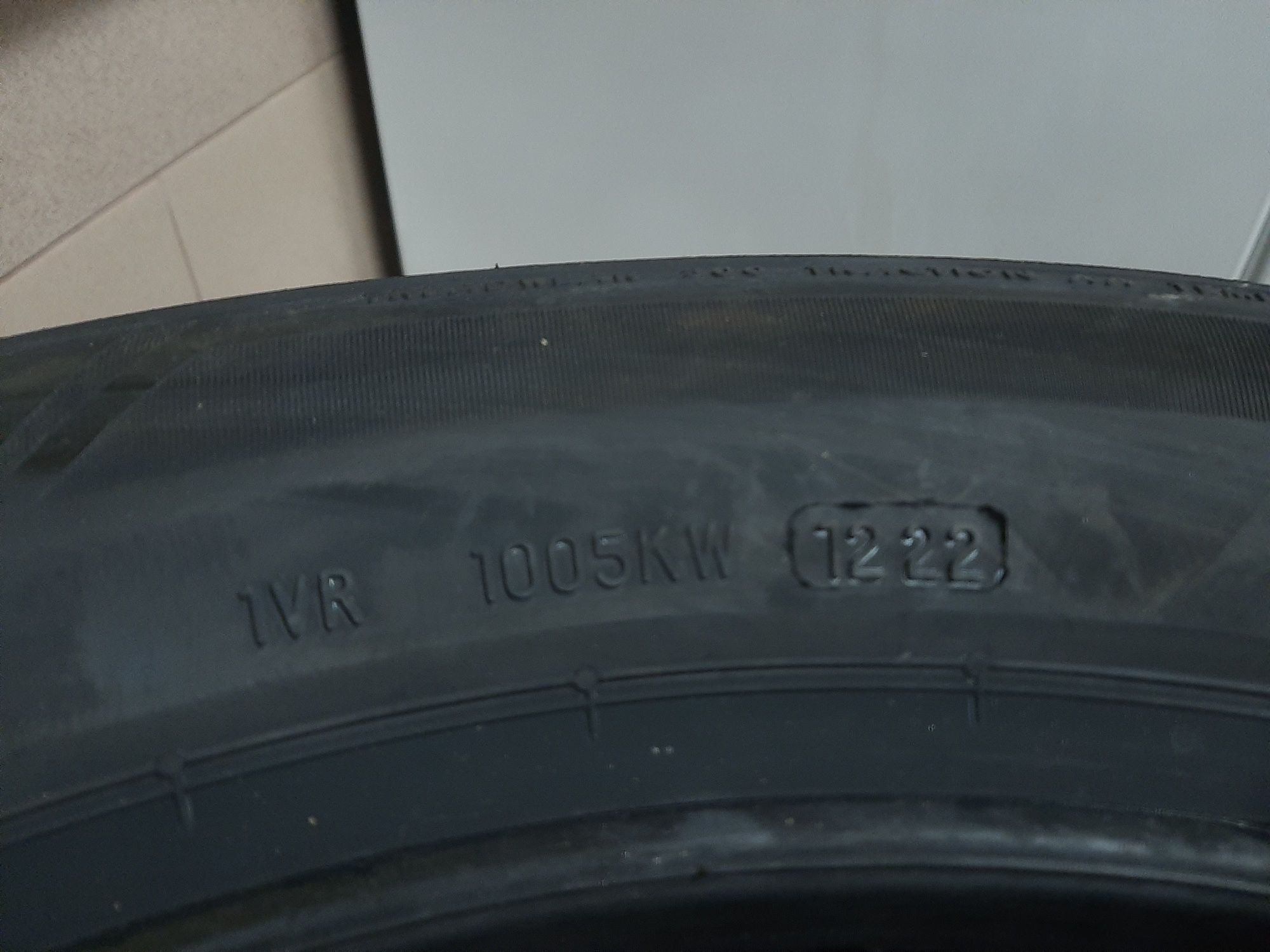 Nowe opony letnie Bridgestone Potenza 225 55 R17 101Y XL 2 szt.