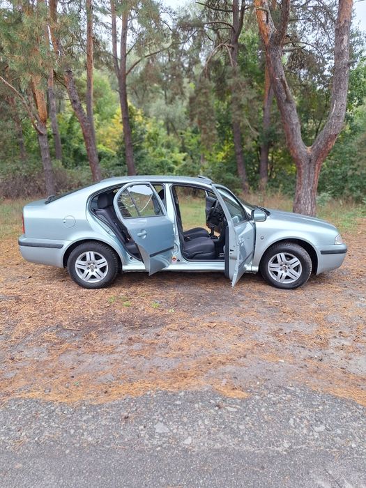 Шкода Октавія Тур 2010р 1.6 MPI