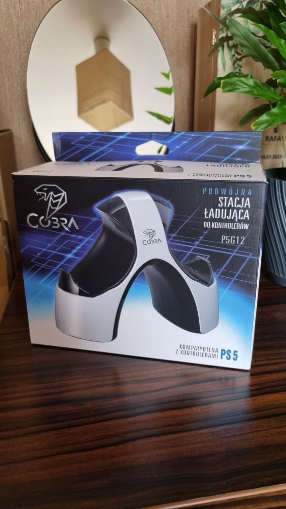 Ładowarka, stacja dokująca do kontrolera ps5