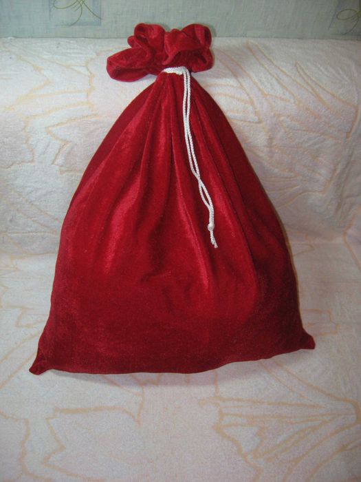 Костюм Деда Мороза, Святого Николая.