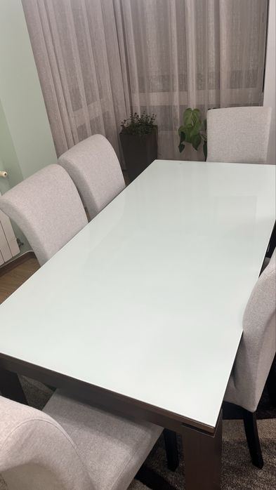 Mesa extensível com tampo em vidro (OFERTA 6 CADEIRAS)