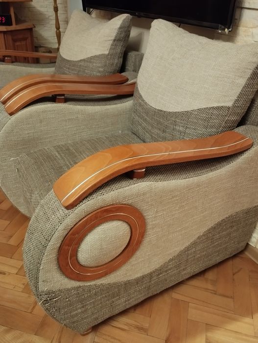 Dwa piękne duże fotele do salonu szaro- beżowe