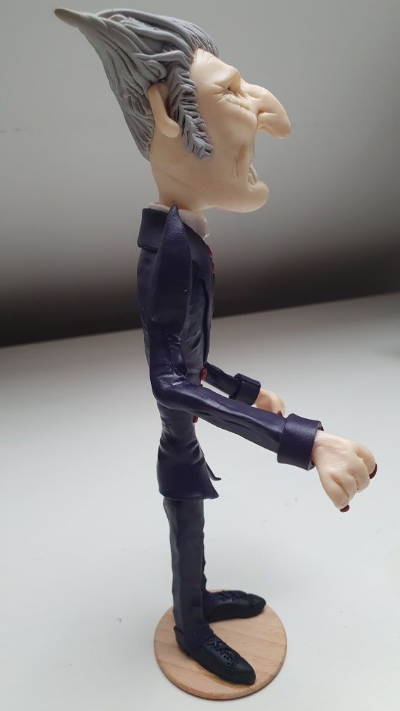 Wampir figurka z modeliny