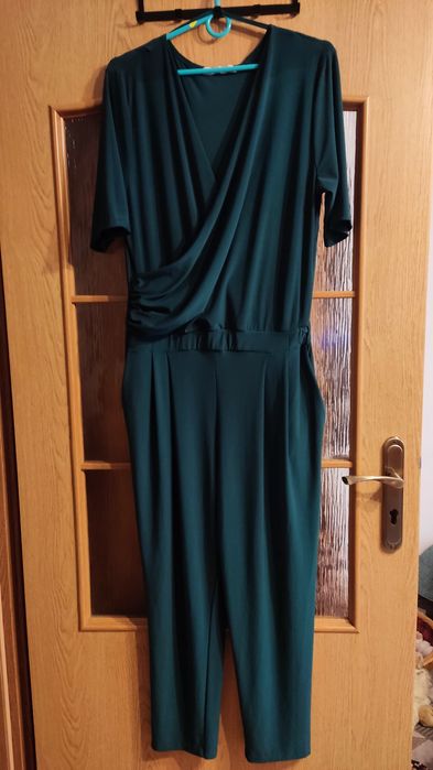 Kombinezon damski w kolorze butelkowym