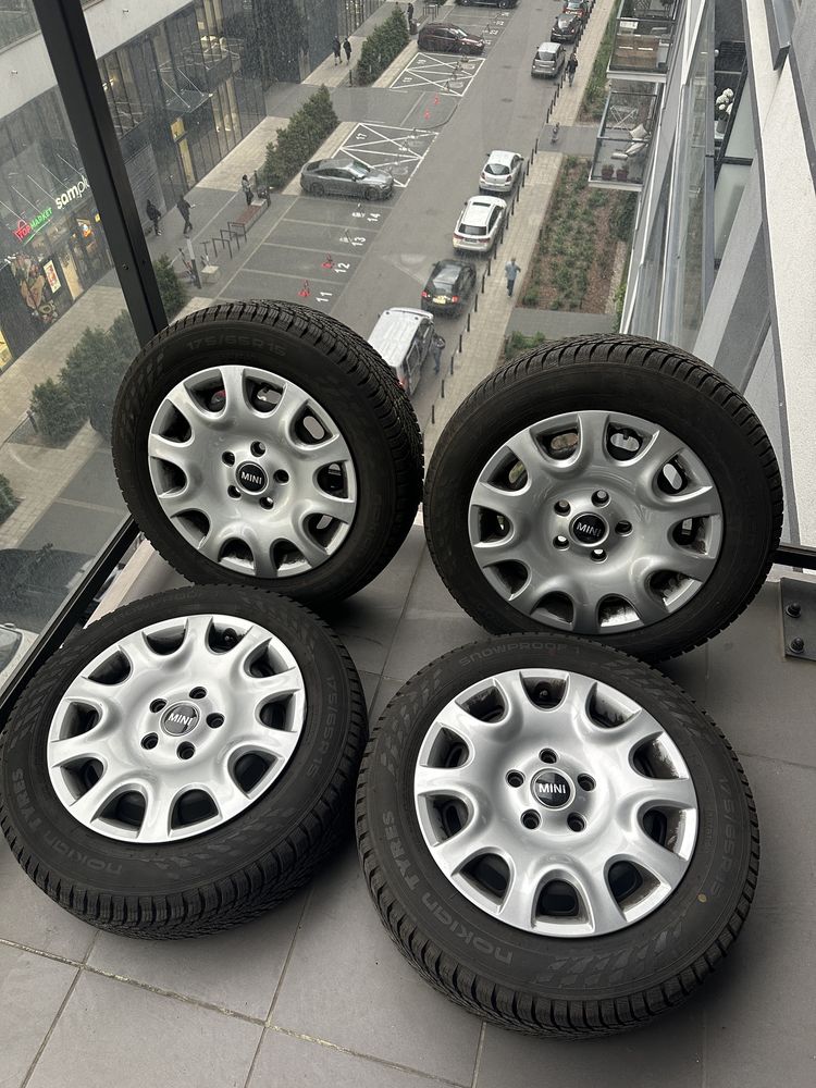 Komplet 4 kół zimowych z felgami stalowymi | 175/65 R15