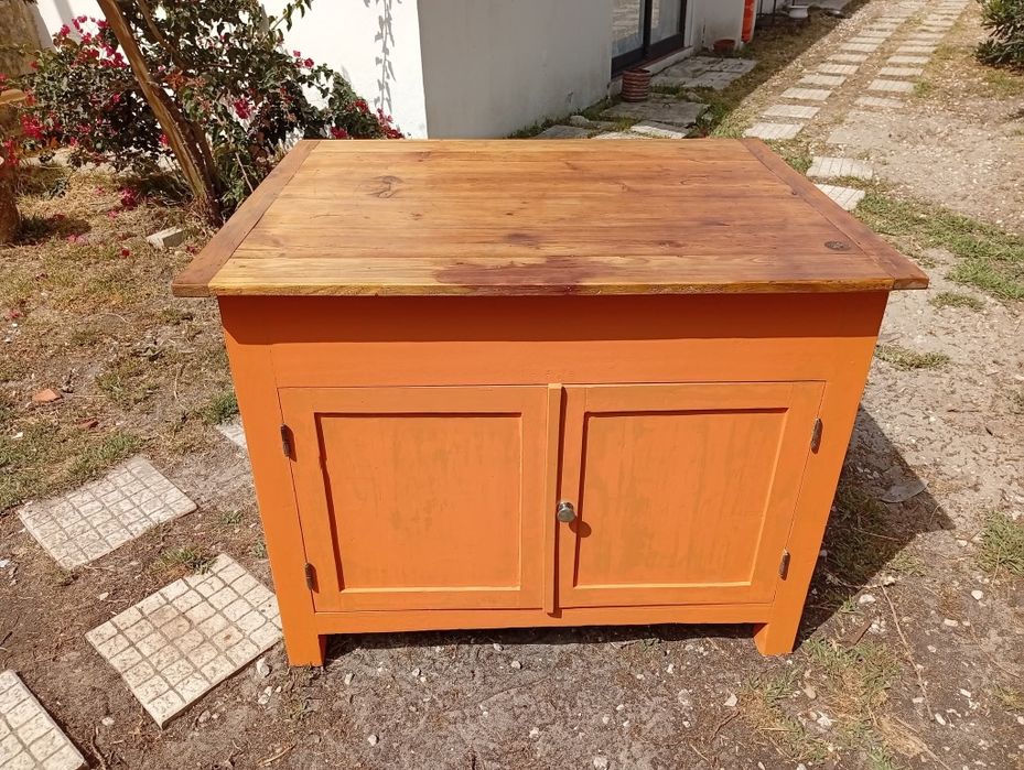 Ilha/bancada rústica