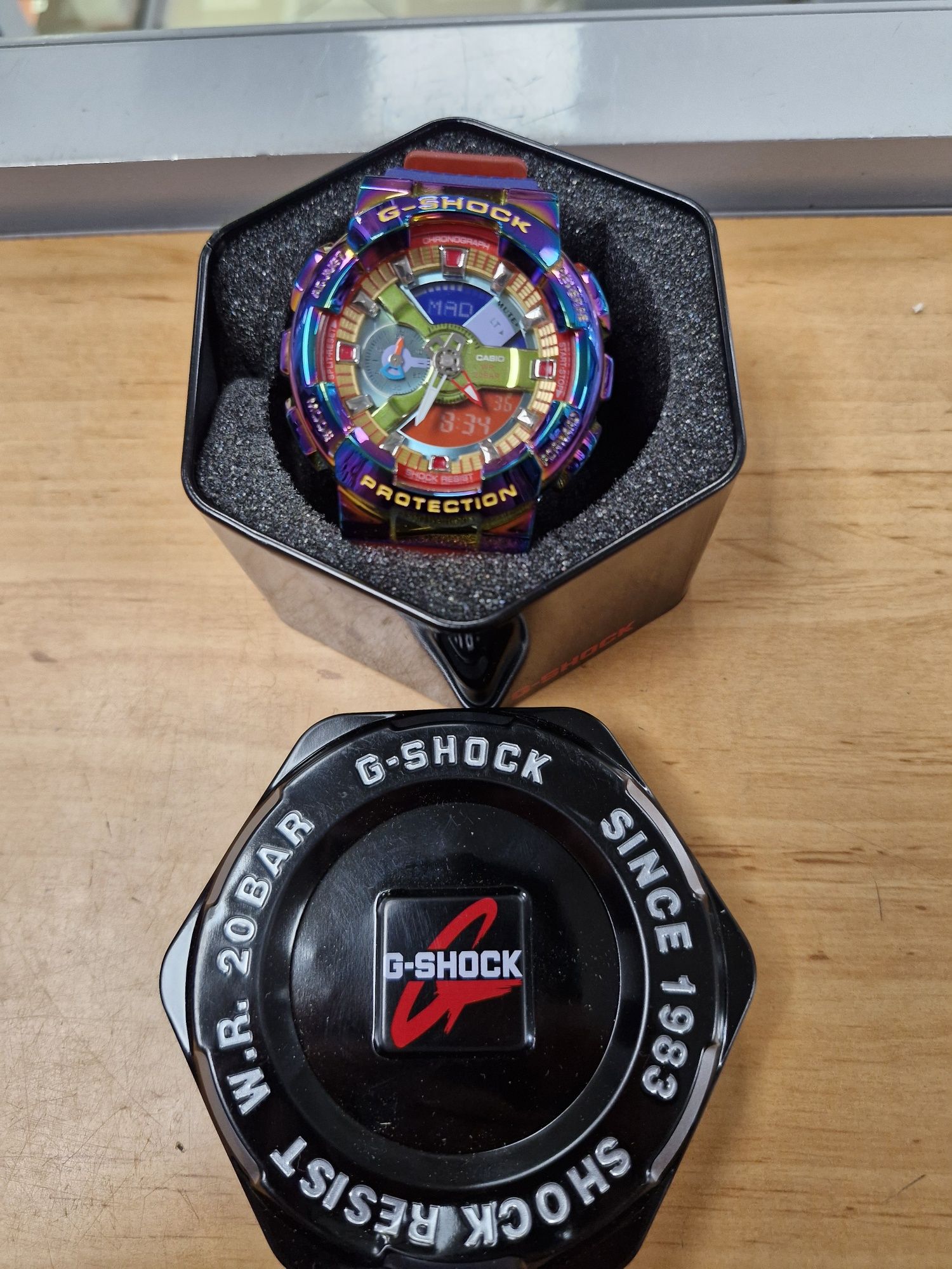 Casio g-shock rainbow 5553GM