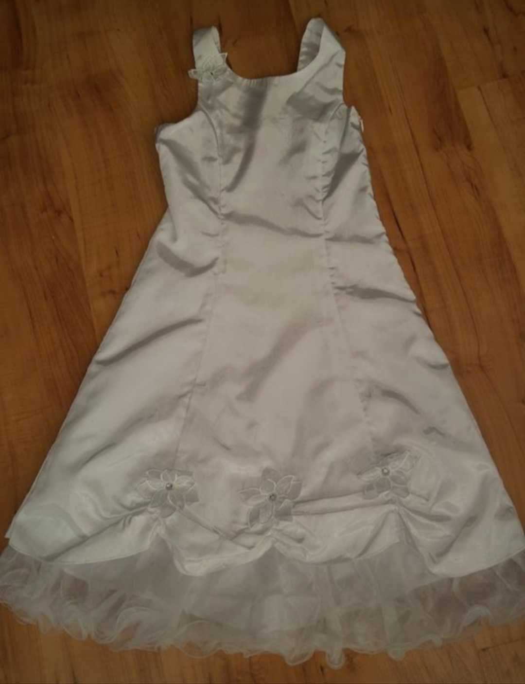 Elegancka biała sukienka, księżniczka, kostium zimą na 9-10 lat