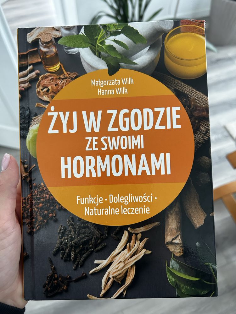 Ksiazka Źyj w zgodzie ze swoimi hormonami