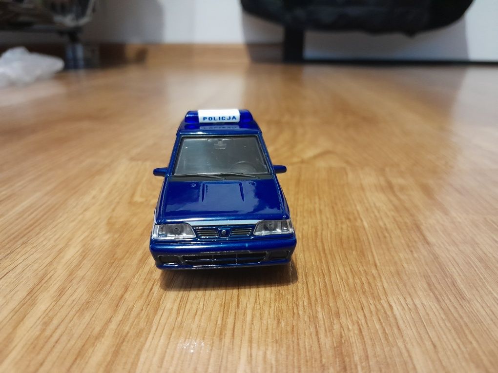 Polonez Caro Plus Policja 1:43