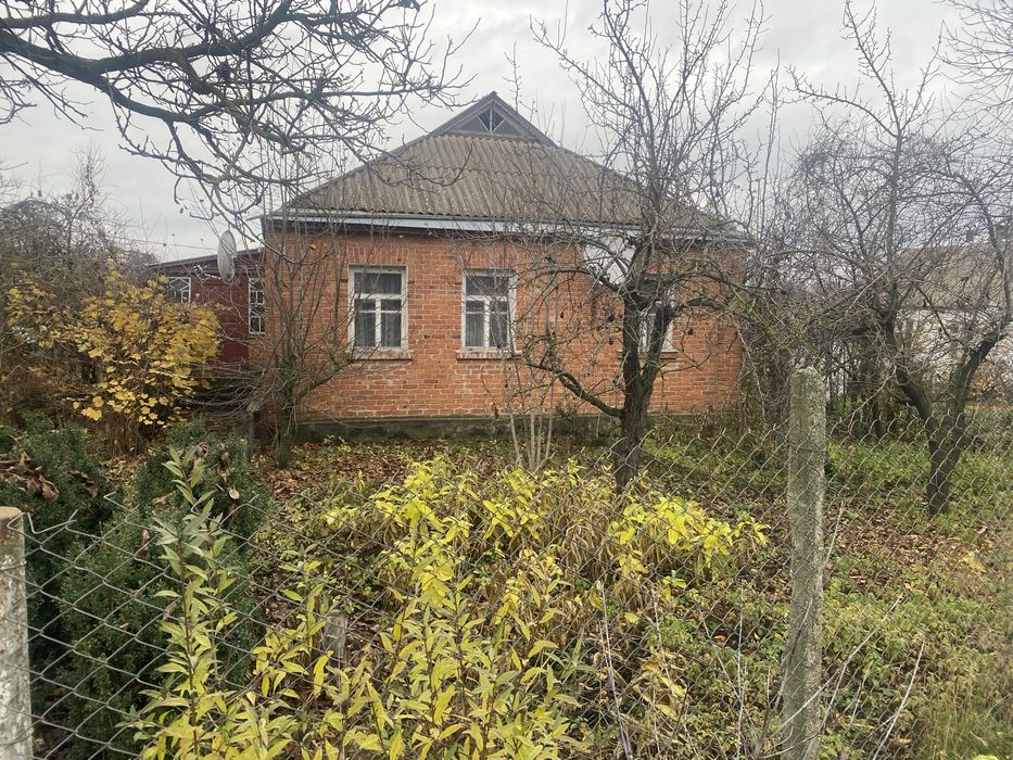 Будинок біля озера