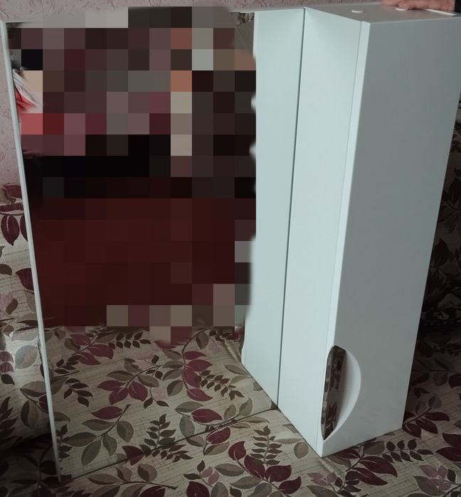 Шафа  з дзеркалом в ванну кімнату.