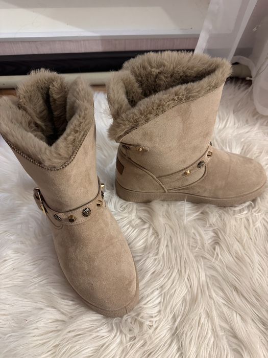 Чобітки, угі, черевики, сапоги, зимове жіноче взуття