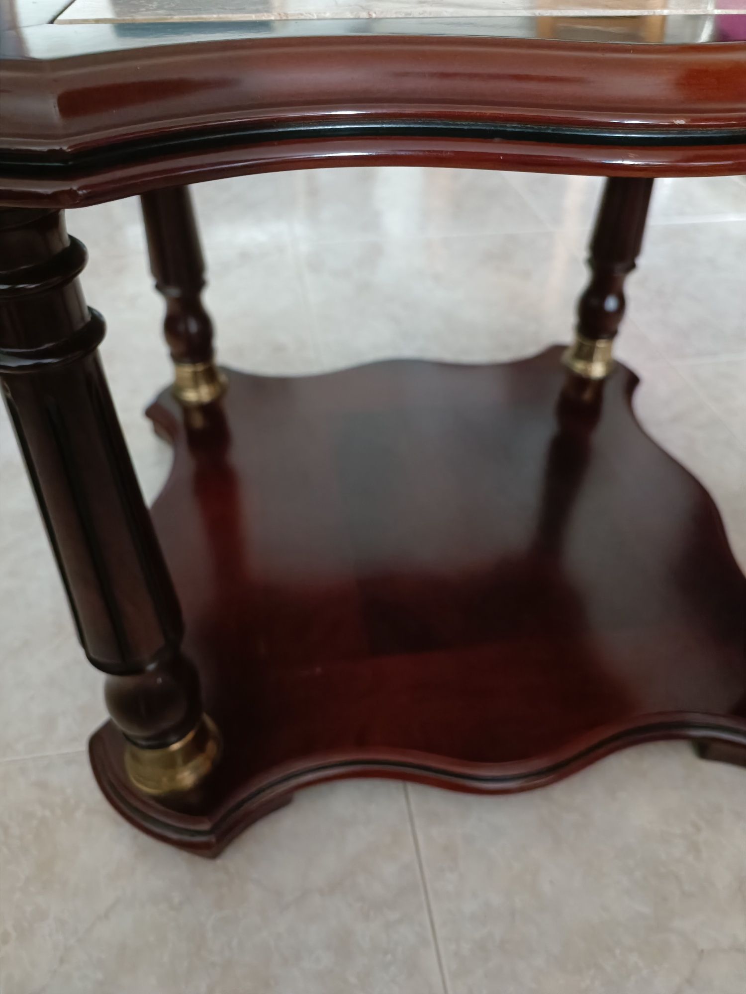Mesa de centro em mogno