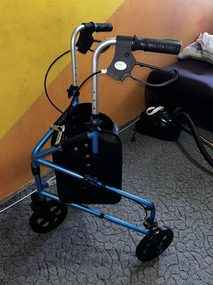 Lekki chodzik rehabilitacyjny