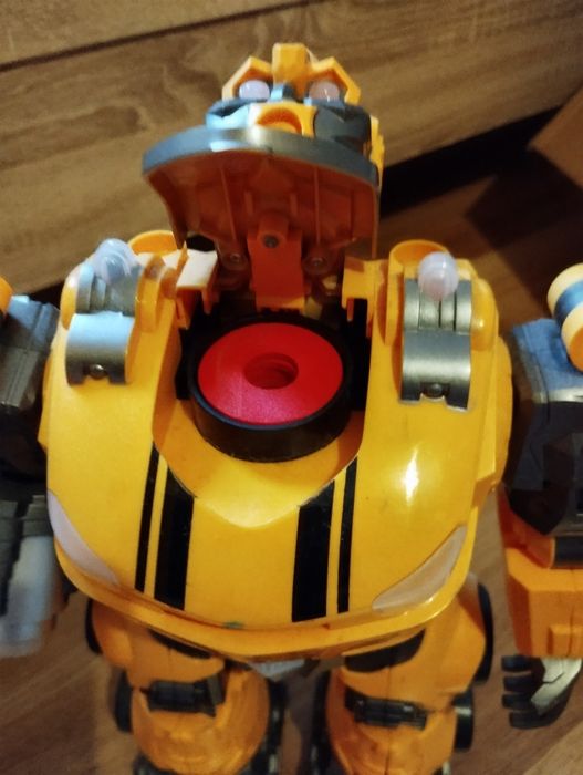 Robot Bumblebee transformers