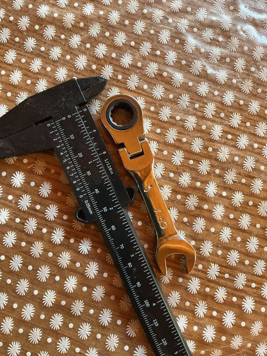 Ключ 10мм рожково-накидной трещоточний с поворотной головкой усилений