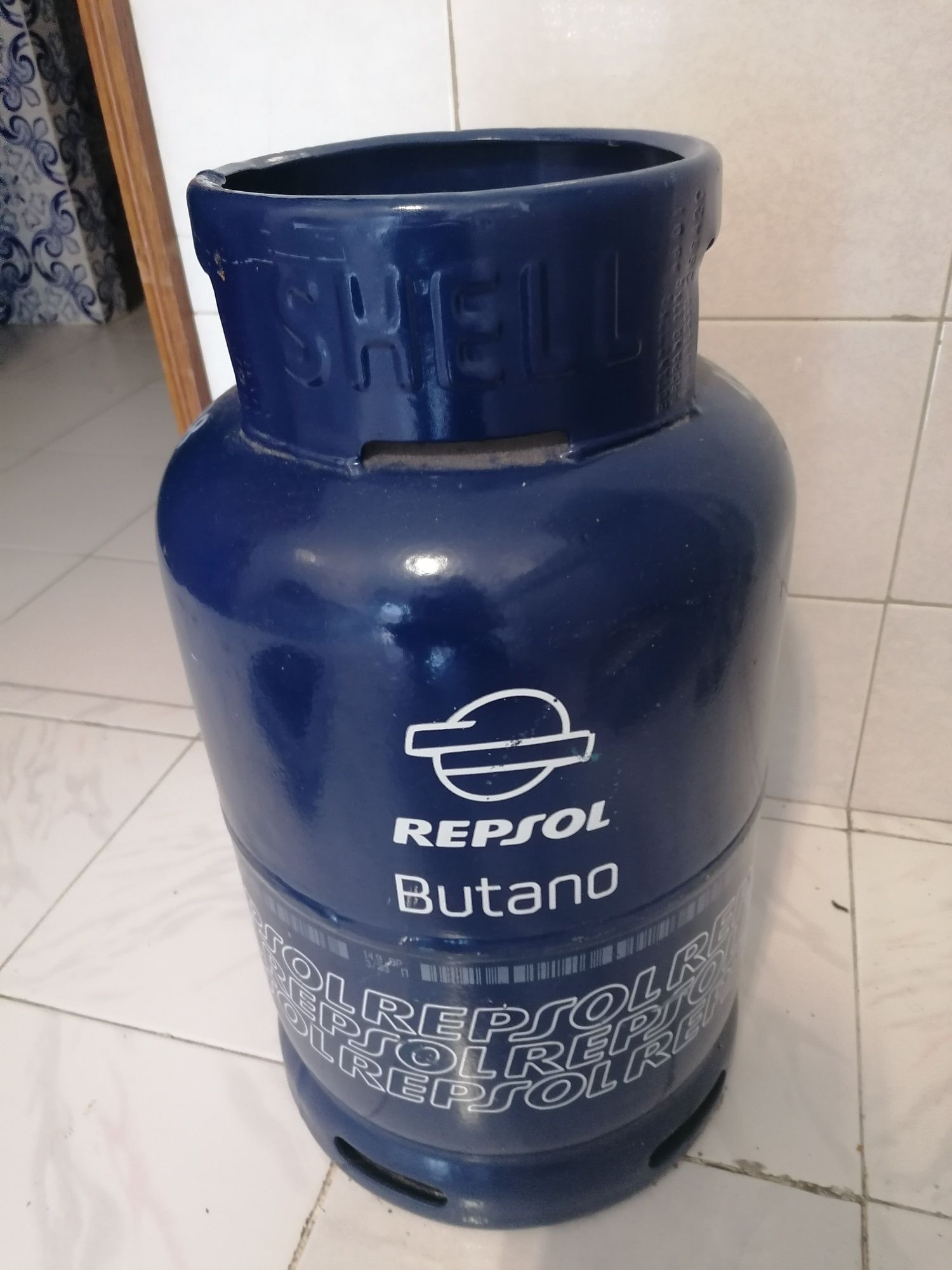 Vasilhame de gaz com redutor para desocupar