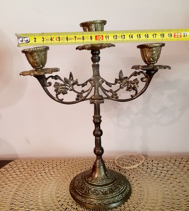 Świecznik mosiężny,  trójramienny, z mosiądzu,  mosiądz vintage prl