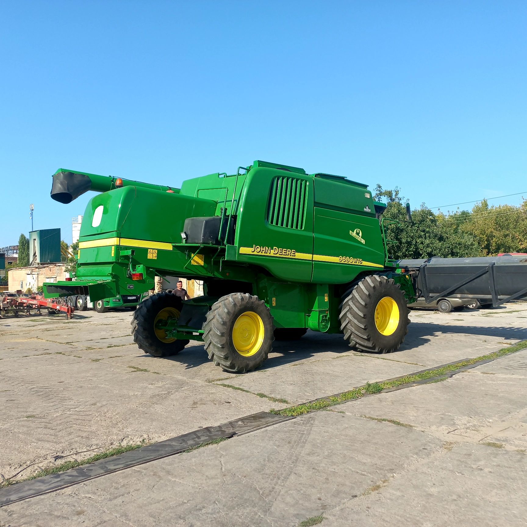 Комбайн John Deere Джон дир 9680