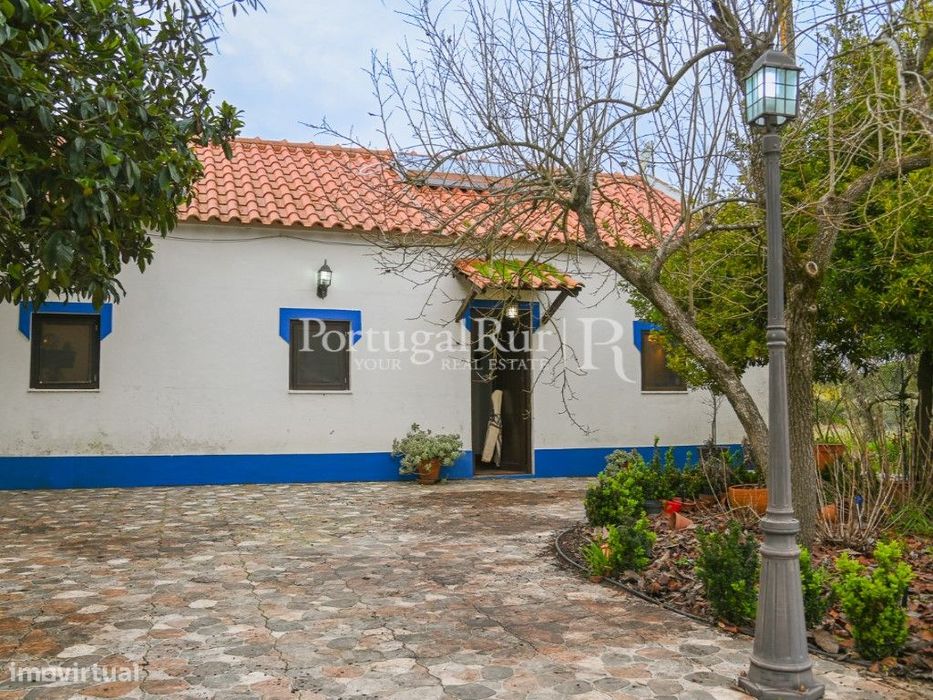 Quinta a 20min do Aeroporto do Montijo com Moradia T3 e Casa de Apoio