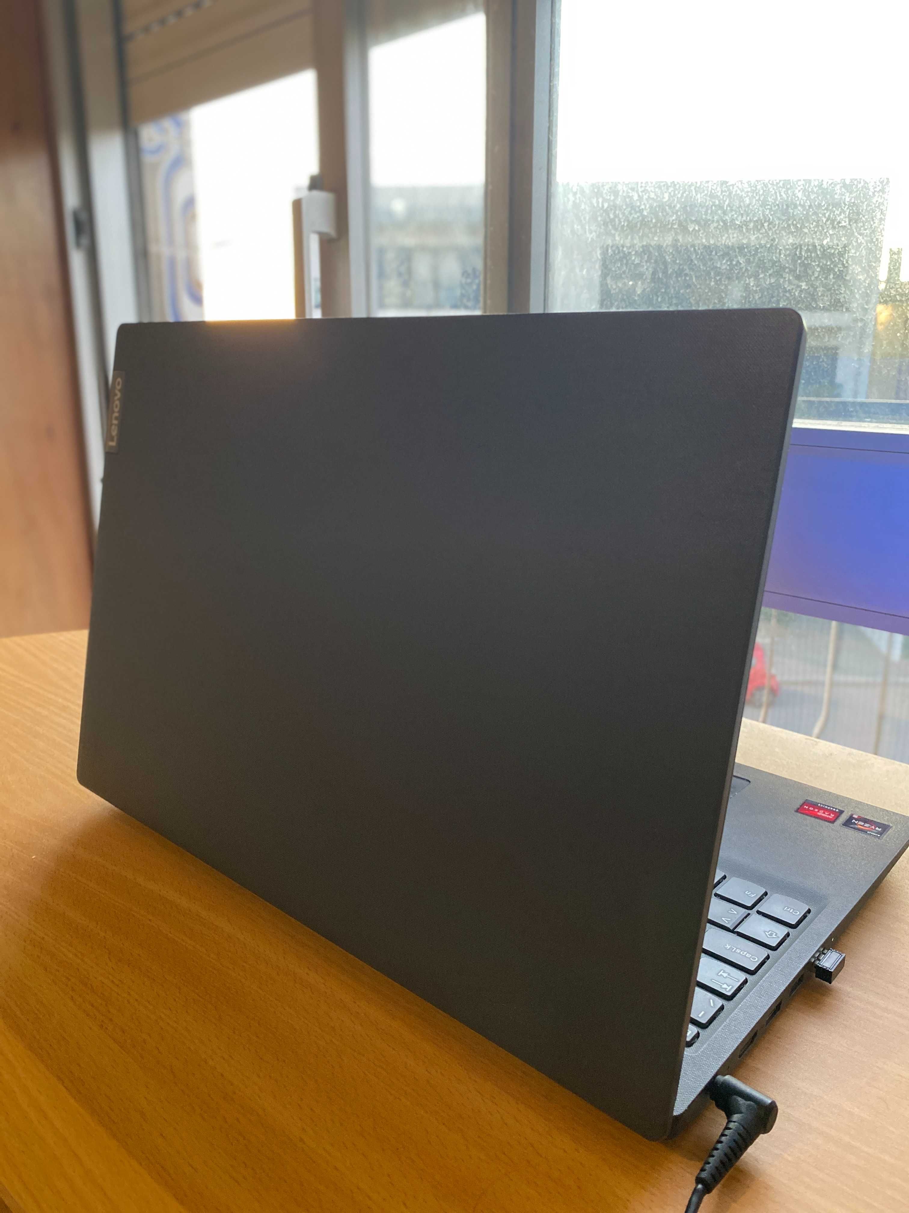 Portátil Lenovo V15-ADA