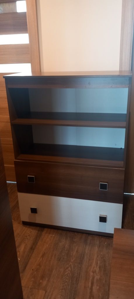 Komplet mebli młodzieżowych dziecięcych orzech krem AGATA model Majka