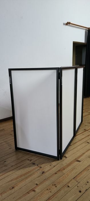 Vonyx DB2 - Foldable DJ Screen 120 x 70 White (4 Panels)