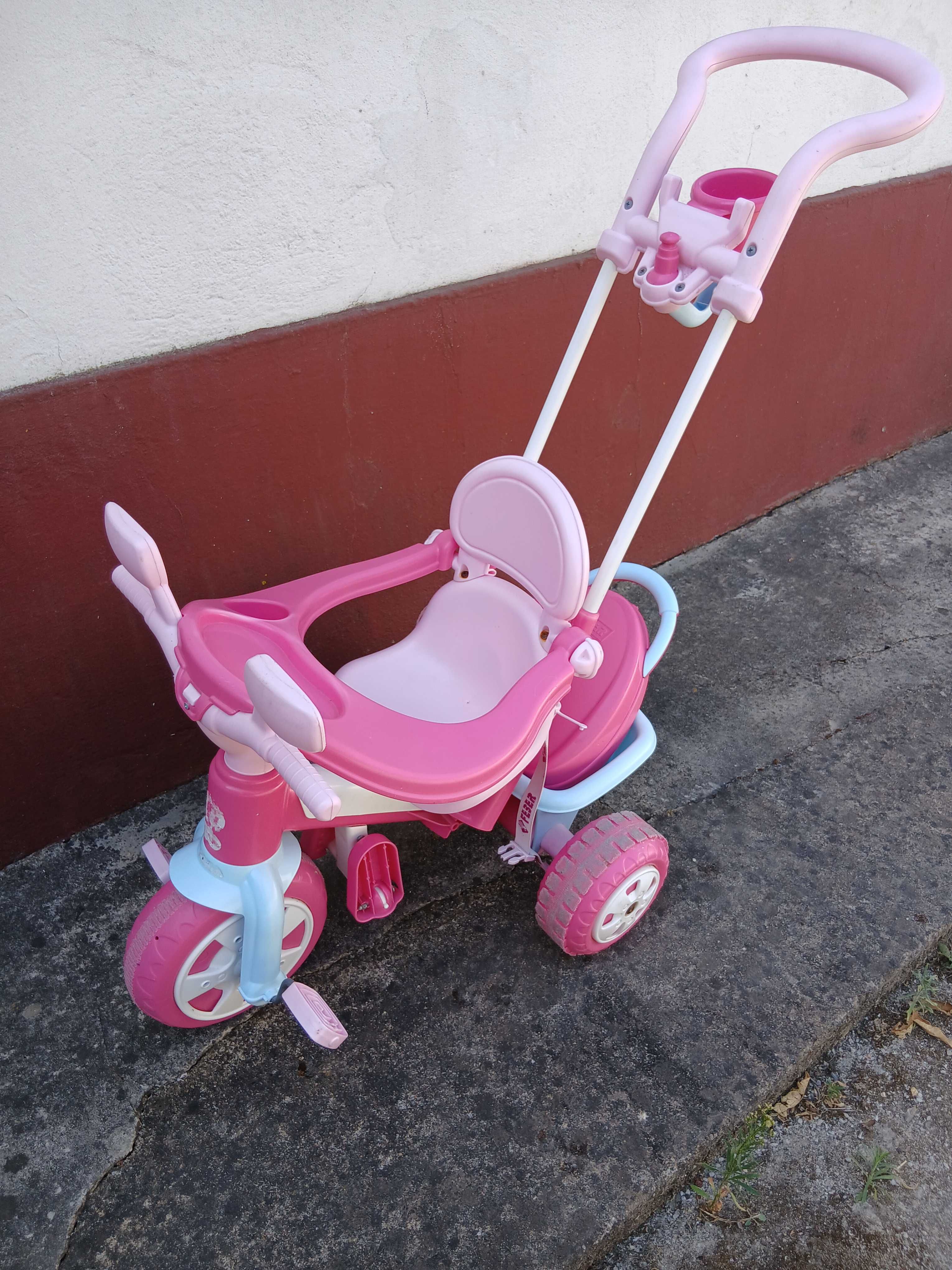 Triciclo de criança