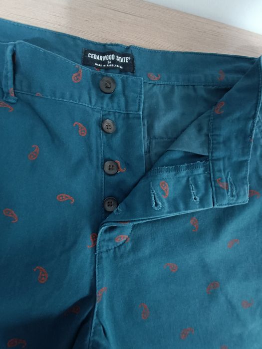 Męskie spodenki chinosy firmy Cedar Wood State używane rozm 34/L