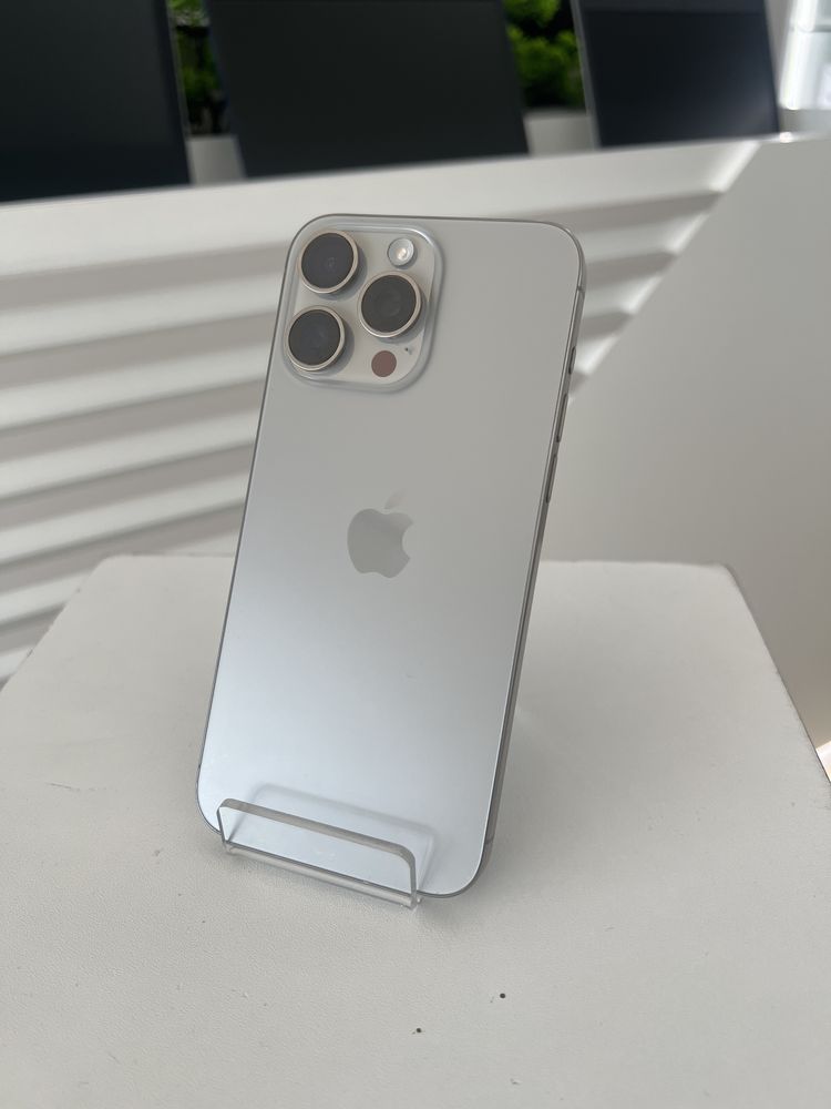 iPhone 15 Pro Max 256gb - Pague até 12x!