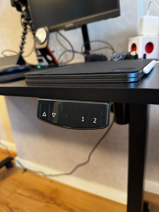 Mesa de Escritório com Regulagem