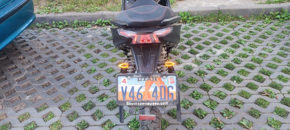 Електроскутер Aima Aerox