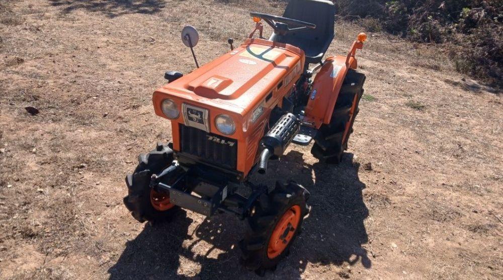 Mini trator kubota