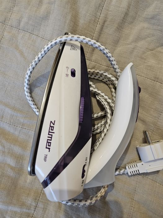 Małe żelazko turystyczne ZELMER