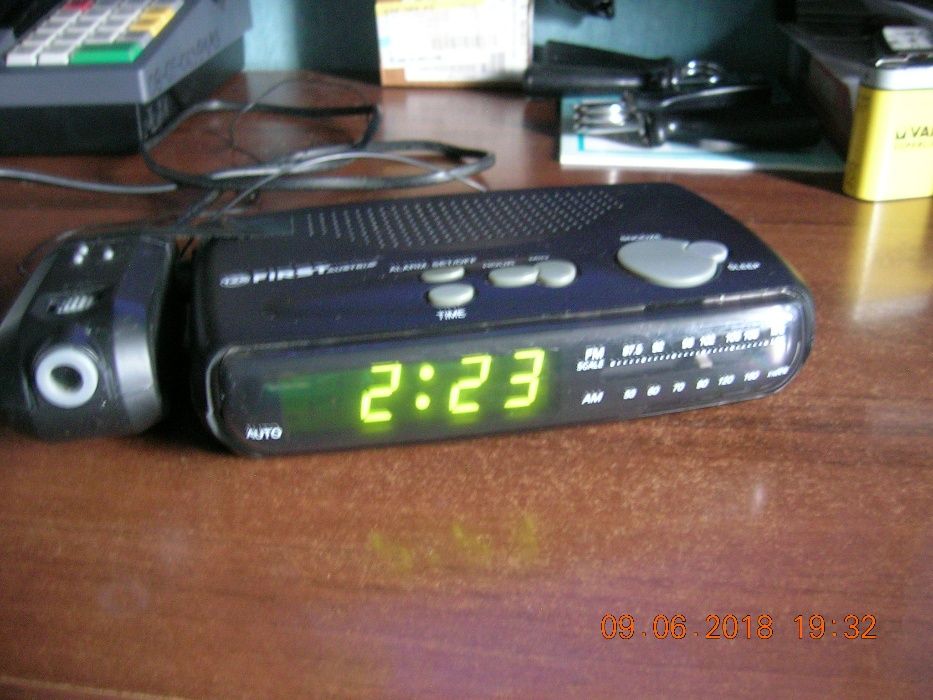 radio budzik FIRST Austria TZC z projektorem czarny sprawny AM FM