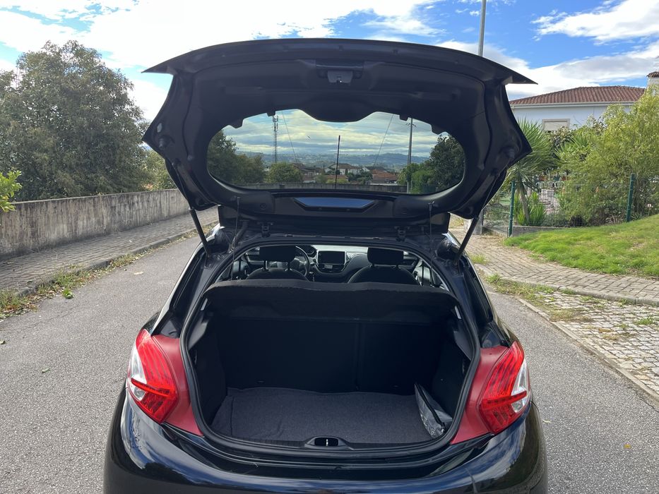 Pegeot 208 1.2 Gasolina 2014