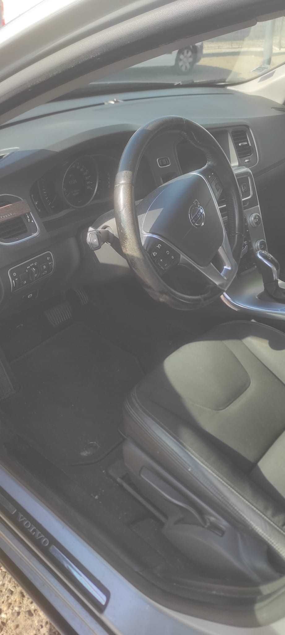 Volvo V60 Mommentum D4 2.0   190Cv   2017