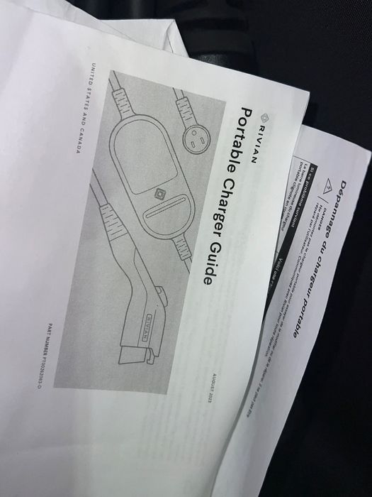 Зарядна станція Rivian Зарядка Rivian 32A Usa