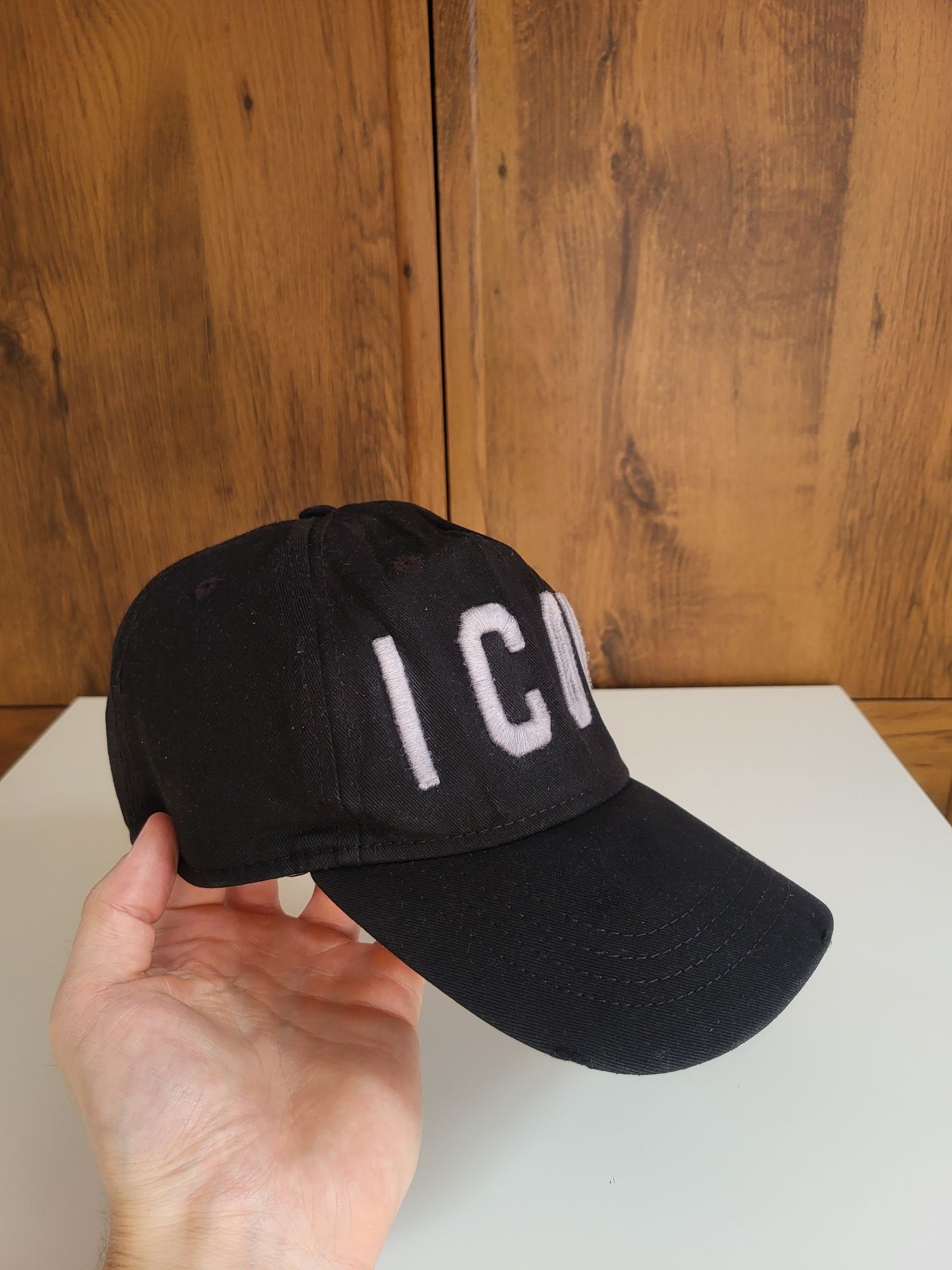 Czapka z daszkiem DSQUARED2 ICON bejsbolówka